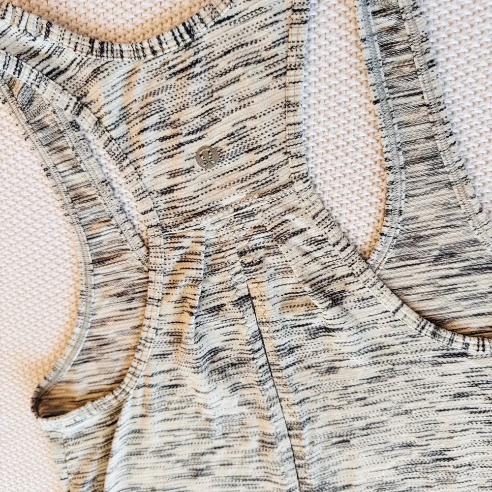 LULULEMON Salute the Sun Light Gray Racerback Tank Top w Vented Back